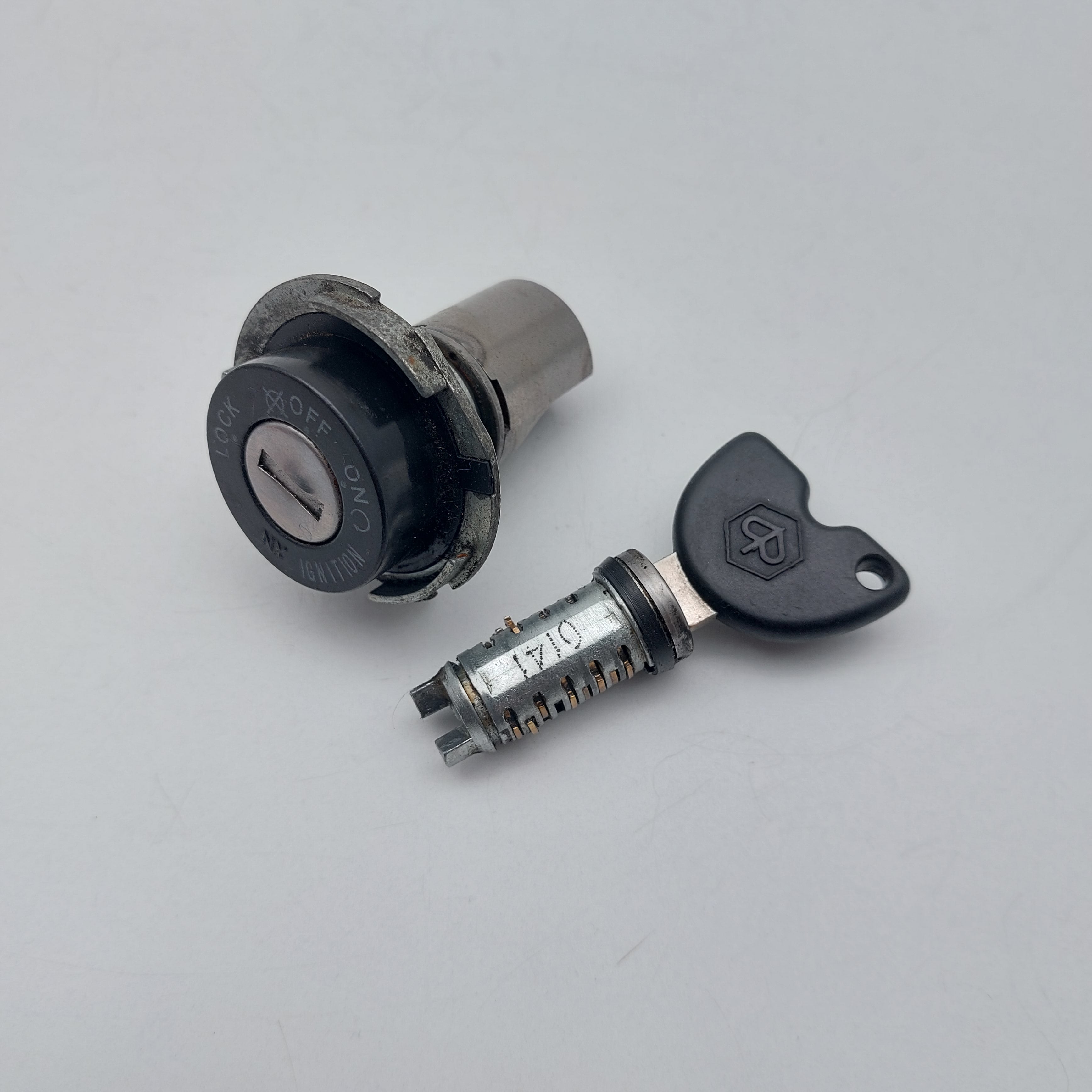Piaggio Zip Lock Set