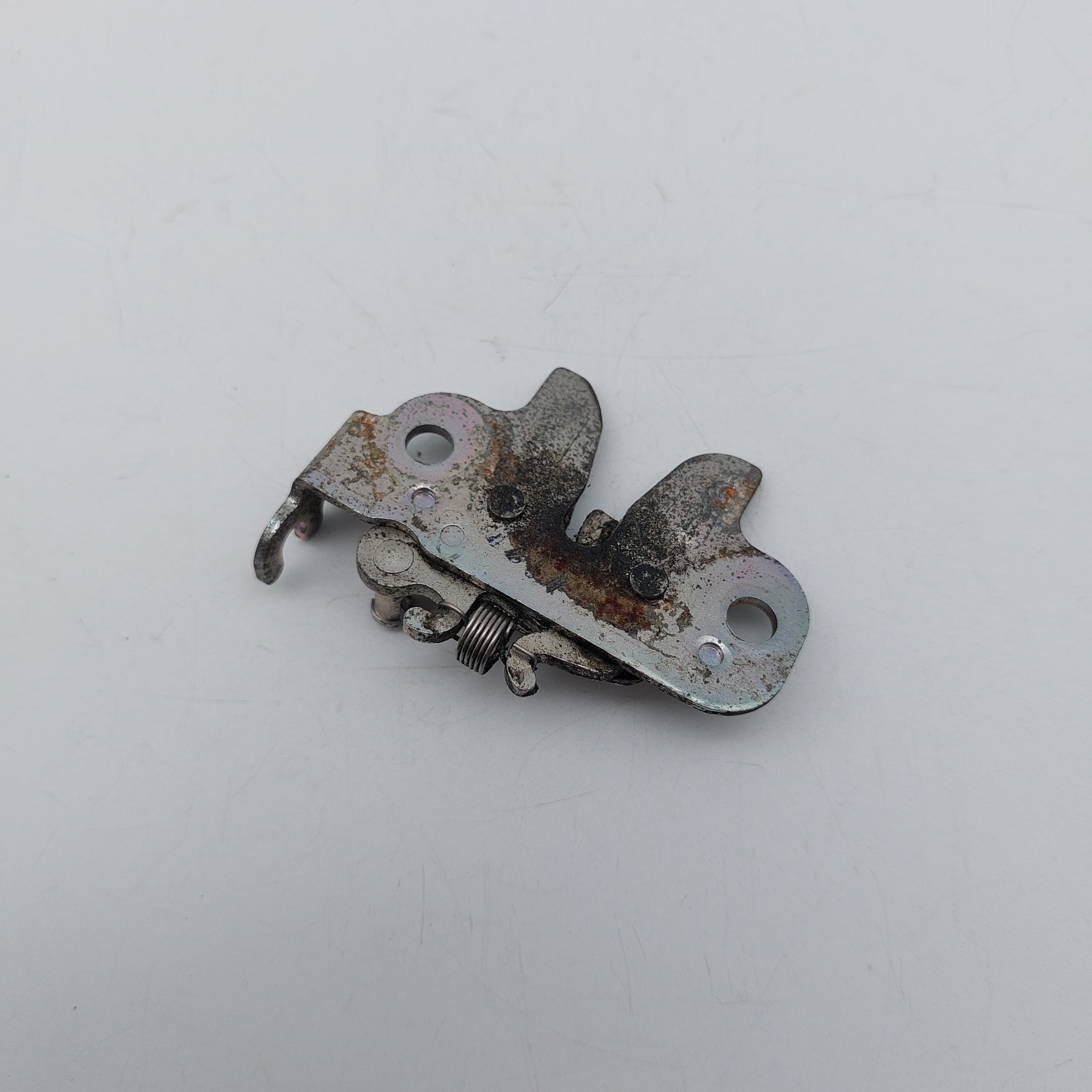 Suzuki V125 Seat Latch (CF4MA)