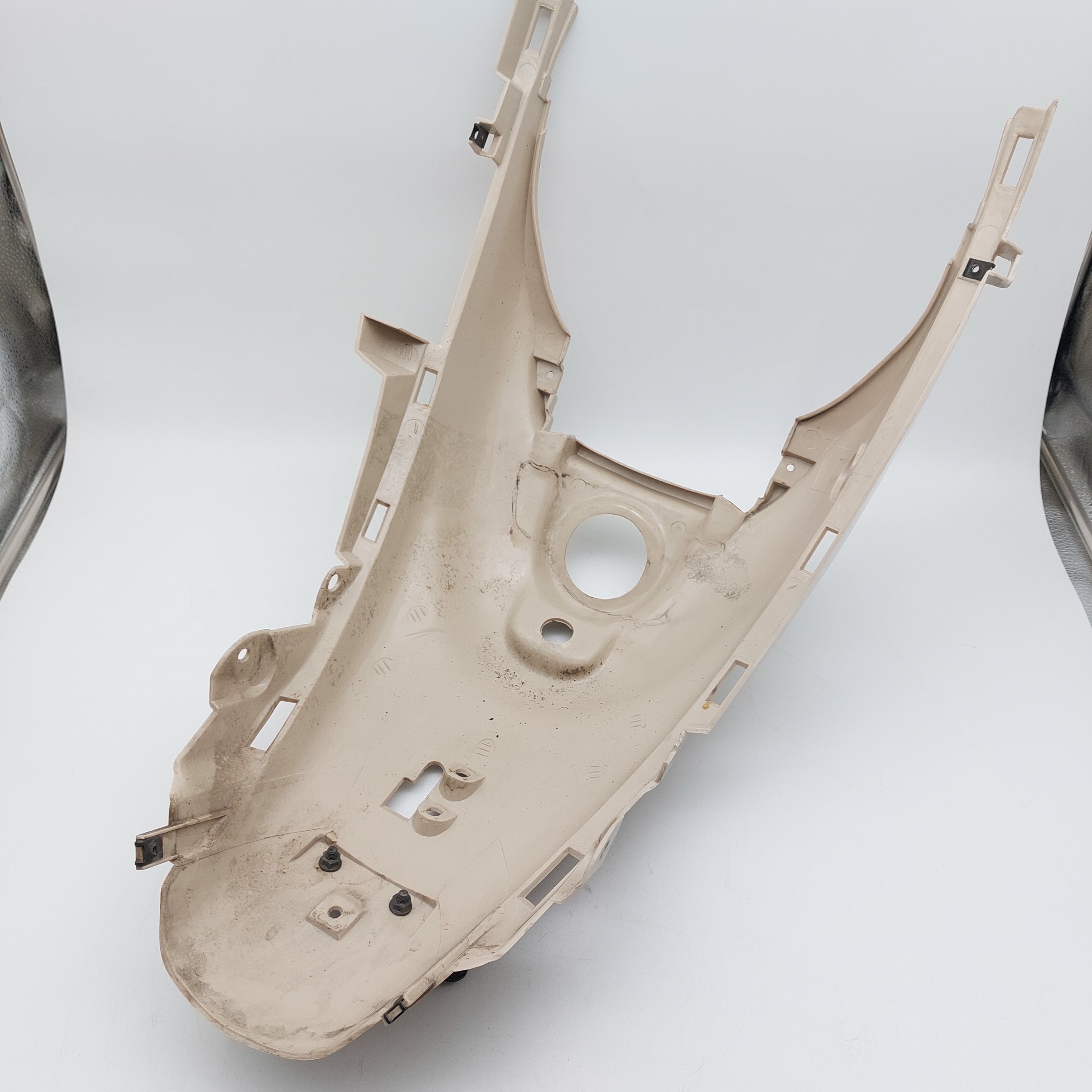 Yamaha Vino Rear Centre Panel